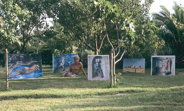 Wolfgang Lettl nel suo giardino